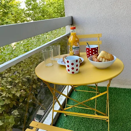 Relax-parc Des Expos-wifi By La Cle Des Expos Apartment *